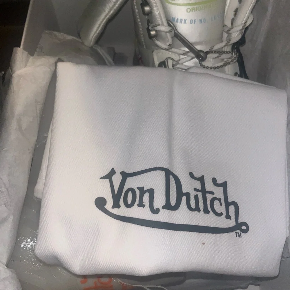 Von Dutch White High-Top Sneakers - Picture 8 of 9